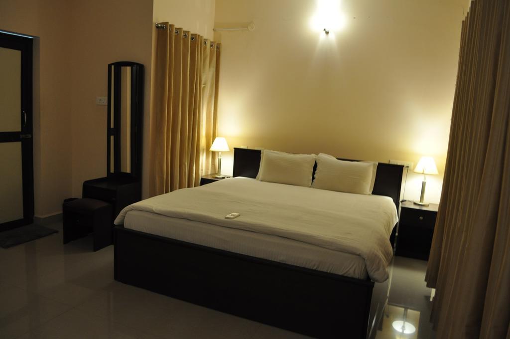 Jyothi Suites Tiruchirappalli Esterno foto