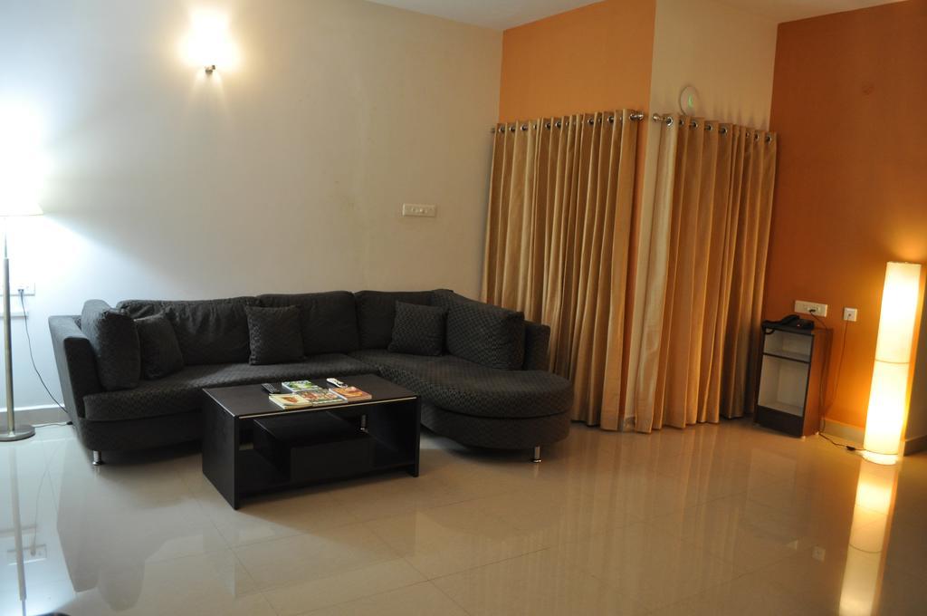 Jyothi Suites Tiruchirappalli Esterno foto